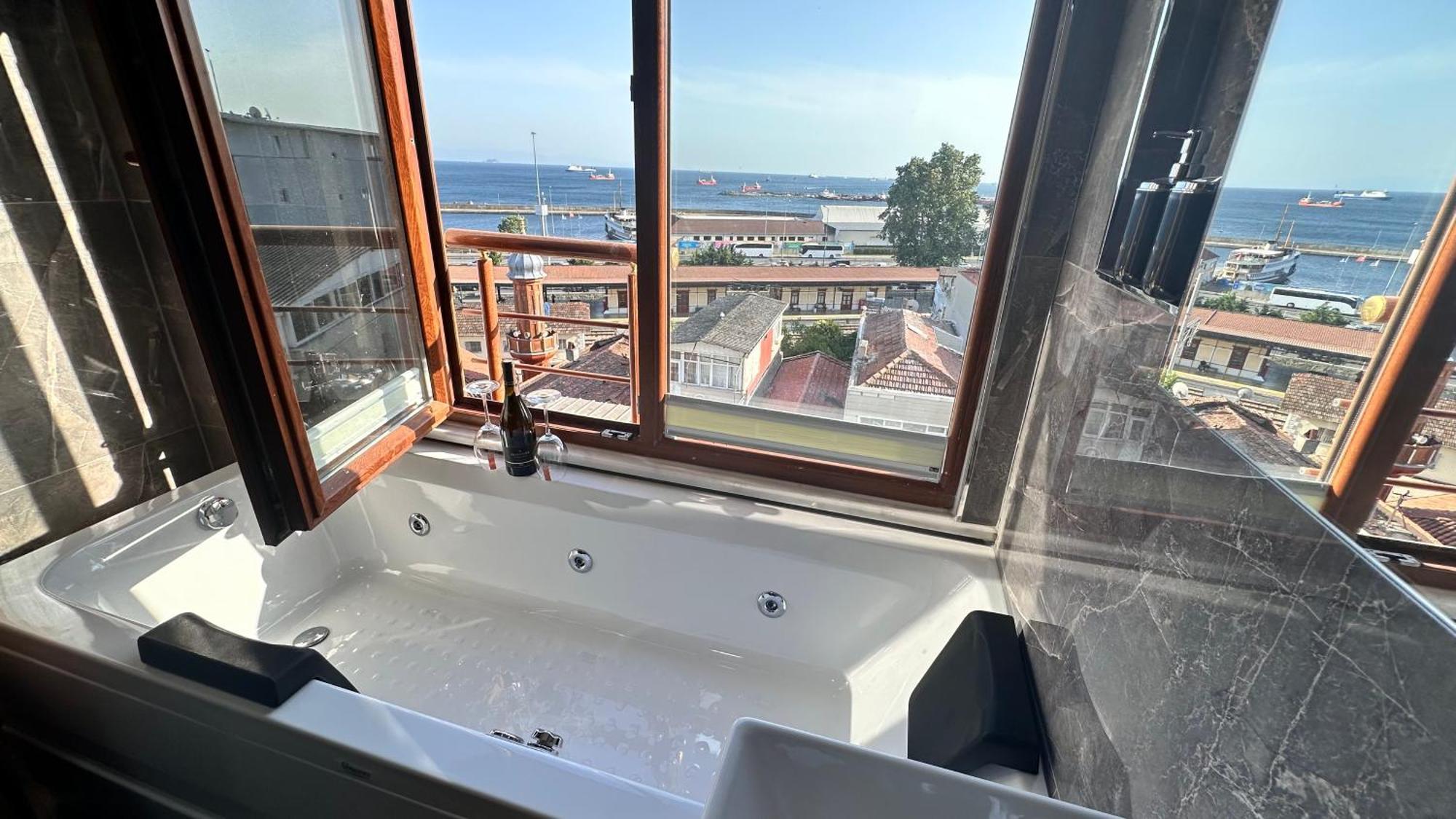 Mamma Marya Hotel Истанбул Екстериор снимка